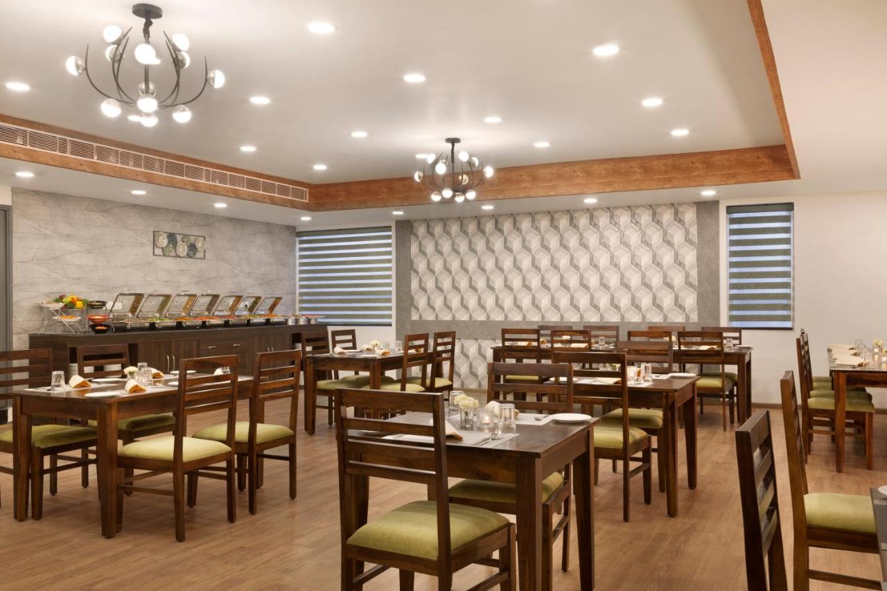 Click Hotel Jaipur, Raja Park Buitenkant foto